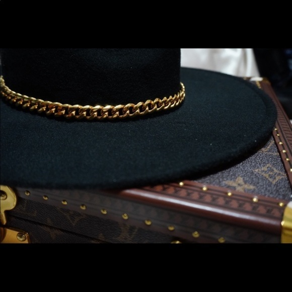 Black Fedora Chain Hat